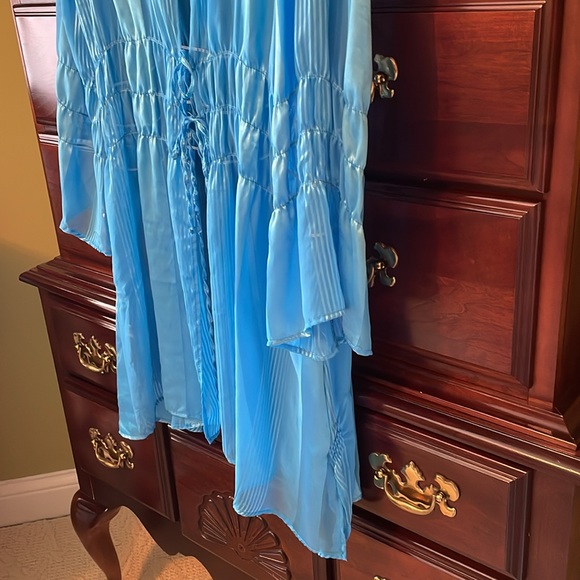 Coverup. So pretty. No stains or damage. - Picture 4 of 5